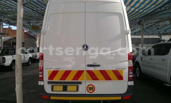 Buy Used Mercedes‒Benz Sprinter White Truck in Ezulwini in Hhohho Buy Used Mercedes‒Benz Sprinter White Truck in Ezulwini in Hhohho
