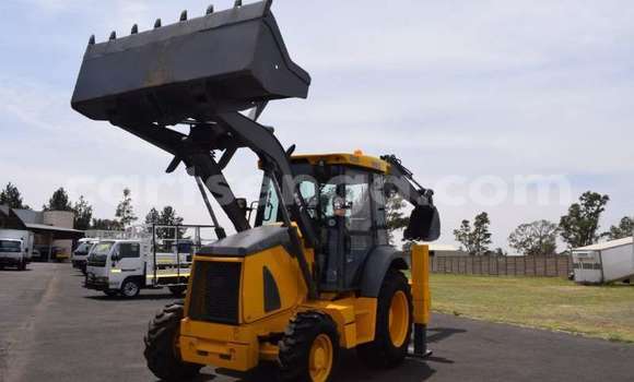Buy Used Caterpillar 120 Other Truck in Hlatikulu in Shiselweni District Buy Used Caterpillar 120 Other Truck in Hlatikulu in Shiselweni District