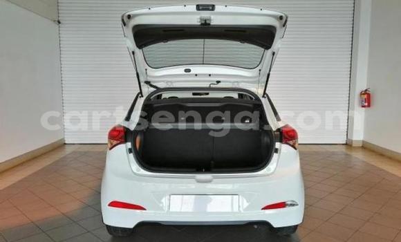 Buy Used Hyundai i20 White Car in Mankayane in Manzini Buy Used Hyundai i20 White Car in Mankayane in Manzini