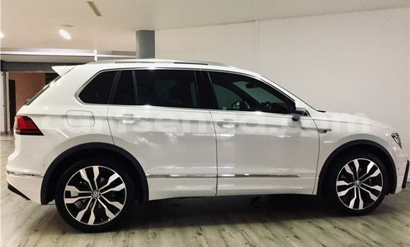 Buy Used Volkswagen Tiguan White Car in Ezulwini in Hhohho Buy Used Volkswagen Tiguan White Car in Ezulwini in Hhohho