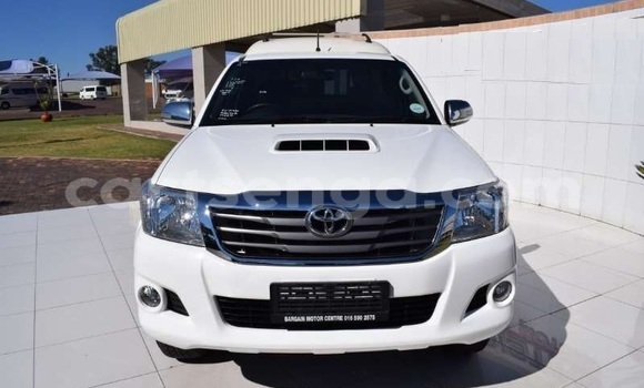 Buy Used Toyota Hilux White Car in Ezulwini in Hhohho Buy Used Toyota Hilux White Car in Ezulwini in Hhohho