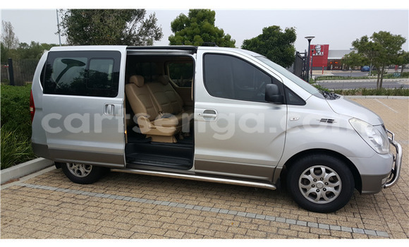 Buy Used Hyundai H1 Silver Car in Ezulwini in Hhohho Buy Used Hyundai H1 Silver Car in Ezulwini in Hhohho