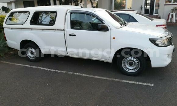 Buy Used Toyota Hilux White Car in Lobamba in Manzini Buy Used Toyota Hilux White Car in Lobamba in Manzini