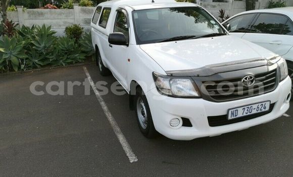 Buy Used Toyota Hilux White Car in Lobamba in Manzini Buy Used Toyota Hilux White Car in Lobamba in Manzini