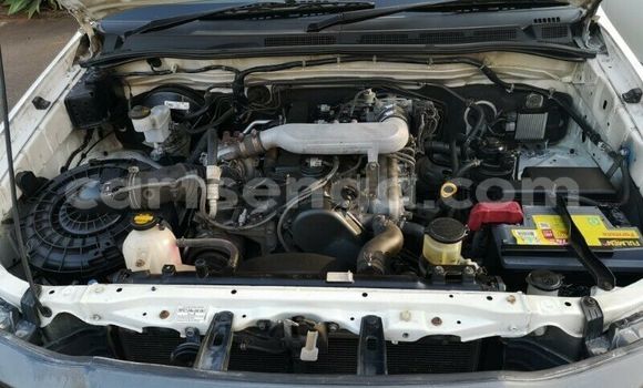 Buy Used Toyota Hilux White Car in Lobamba in Manzini Buy Used Toyota Hilux White Car in Lobamba in Manzini