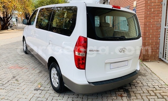 Acheter Occasion Voiture Hyundai H1 Blanc à Ezulwini, Hhohho Acheter Occasion Voiture Hyundai H1 Blanc à Ezulwini, Hhohho