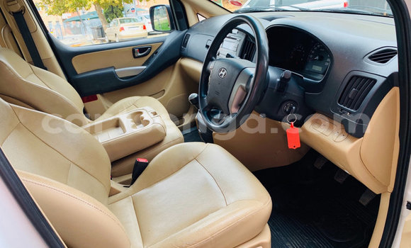 Acheter Occasion Voiture Hyundai H1 Blanc à Ezulwini, Hhohho Acheter Occasion Voiture Hyundai H1 Blanc à Ezulwini, Hhohho