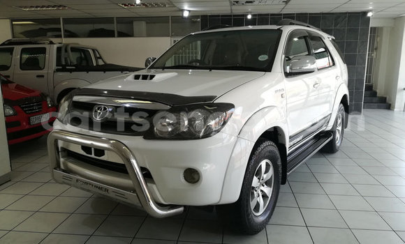 Acheter Occasion Voiture Toyota Fortuner Blanc à Ezulwini, Hhohho Acheter Occasion Voiture Toyota Fortuner Blanc à Ezulwini, Hhohho