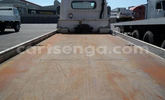 Acheter Occasion Utilitaire Nissan UD Blanc à Ezulwini, Hhohho Acheter Occasion Utilitaire Nissan UD Blanc à Ezulwini, Hhohho