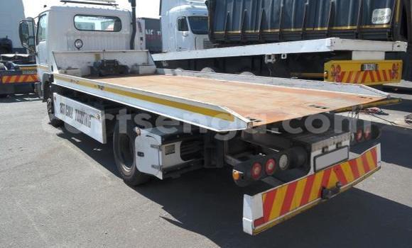 Acheter Occasion Utilitaire Nissan UD Blanc à Ezulwini, Hhohho Acheter Occasion Utilitaire Nissan UD Blanc à Ezulwini, Hhohho