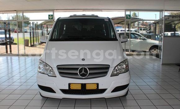 Buy Used Mercedes Viano White Car in Bhunya in Manzini
