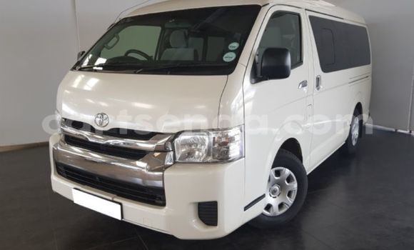 Acheter Occasion Voiture Toyota Pickup Blanc à Ezulwini, Hhohho Acheter Occasion Voiture Toyota Pickup Blanc à Ezulwini, Hhohho