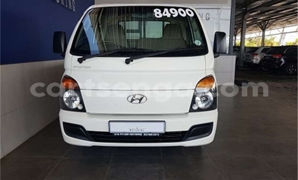 Buy Used Hyundai H200 White Car in Manzini in Manzini Buy Used Hyundai H200 White Car in Manzini in Manzini