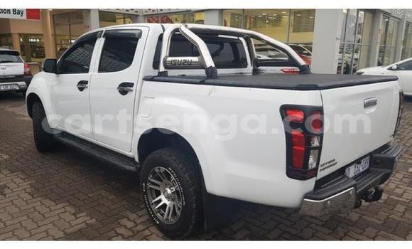 Buy Used Isuzu KB White Car in Ezulwini in Hhohho Buy Used Isuzu KB White Car in Ezulwini in Hhohho