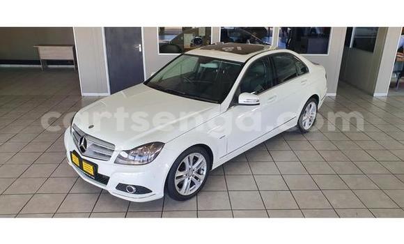 Buy Used Mercedes‒Benz C–Class White Car in Ezulwini in Hhohho Buy Used Mercedes‒Benz C–Class White Car in Ezulwini in Hhohho