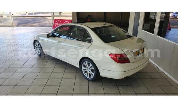 Buy Used Mercedes‒Benz C–Class White Car in Ezulwini in Hhohho Buy Used Mercedes‒Benz C–Class White Car in Ezulwini in Hhohho