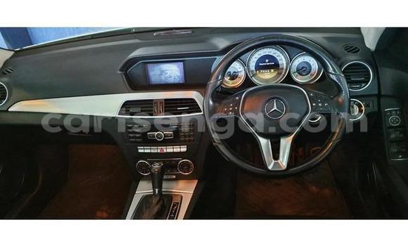 Buy Used Mercedes‒Benz C–Class White Car in Ezulwini in Hhohho Buy Used Mercedes‒Benz C–Class White Car in Ezulwini in Hhohho