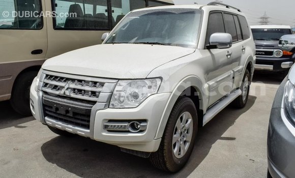 Nunua Imported Mitsubishi Pajero White Gari ndani ya Import - Dubai nchini Hhohho Nunua Imported Mitsubishi Pajero White Gari ndani ya Import - Dubai nchini Hhohho