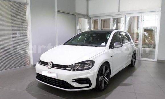 Nunua Ilio tumika Volkswagen Golf R White Gari ndani ya Manzini nchini Manzini Nunua Ilio tumika Volkswagen Golf R White Gari ndani ya Manzini nchini Manzini