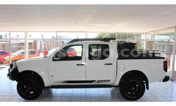 Buy Used Nissan Navara White Car in Kubuta in Shiselweni District Buy Used Nissan Navara White Car in Kubuta in Shiselweni District