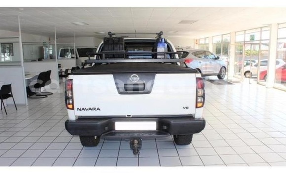 Buy Used Nissan Navara White Car in Kubuta in Shiselweni District Buy Used Nissan Navara White Car in Kubuta in Shiselweni District