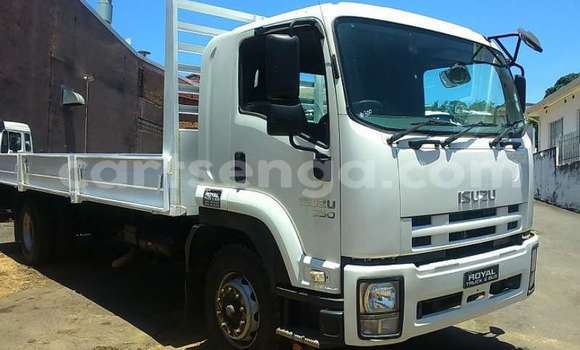 Buy Used Isuzu FTR 850 White Truck in Mbabane in Manzini