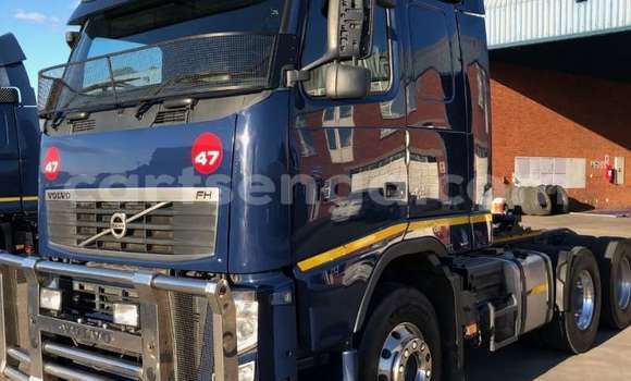 Buy Used Volvo 440 Blue Car in Mbabane in Manzini