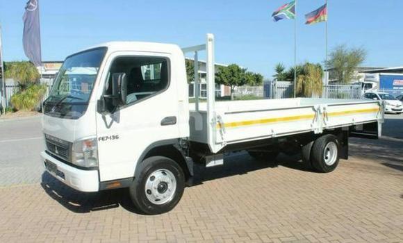 Buy Used Mitsubishi Van White Truck in Bhunya in Manzini Buy Used Mitsubishi Van White Truck in Bhunya in Manzini