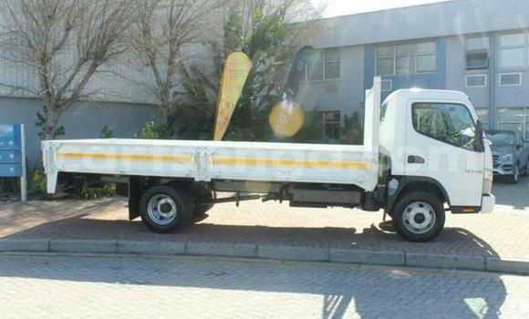 Buy Used Mitsubishi Van White Truck in Bhunya in Manzini Buy Used Mitsubishi Van White Truck in Bhunya in Manzini