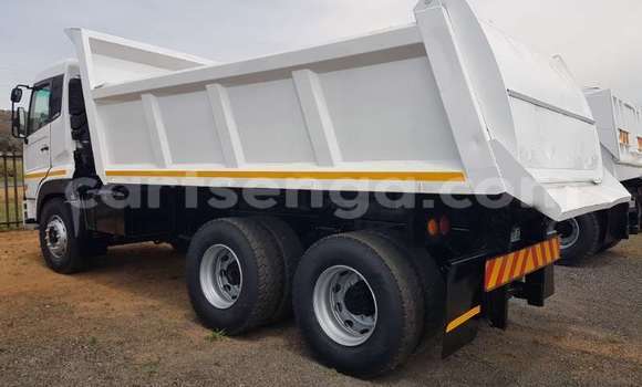 Buy Used Nissan UNKNOWN White Car in Import - Dubai in Hhohho Buy Used Nissan UNKNOWN White Car in Import - Dubai in Hhohho