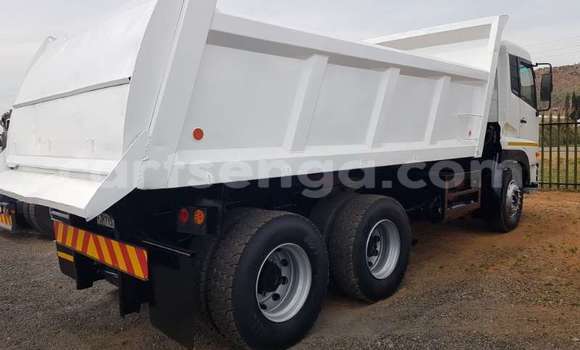 Buy Used Nissan UNKNOWN White Car in Import - Dubai in Hhohho Buy Used Nissan UNKNOWN White Car in Import - Dubai in Hhohho