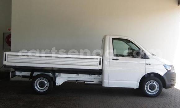 Buy Used Volkswagen Transporter White Car in Bhunya in Manzini Buy Used Volkswagen Transporter White Car in Bhunya in Manzini
