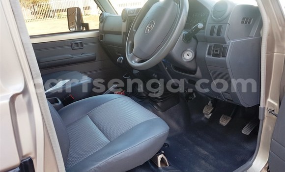 Buy Used Toyota Land Cruiser Green Car in Import - Dubai in Hhohho Buy Used Toyota Land Cruiser Green Car in Import - Dubai in Hhohho
