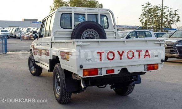 Nunua Imported Toyota Land Cruiser White Gari ndani ya Import - Dubai nchini Hhohho Nunua Imported Toyota Land Cruiser White Gari ndani ya Import - Dubai nchini Hhohho