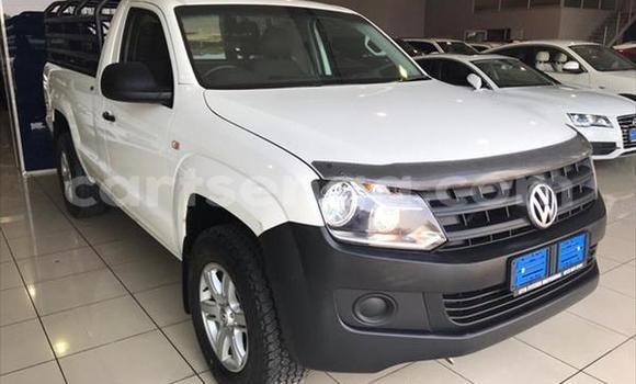Buy Used Volkswagen Amarok White Car in Bhunya in Manzini Buy Used Volkswagen Amarok White Car in Bhunya in Manzini