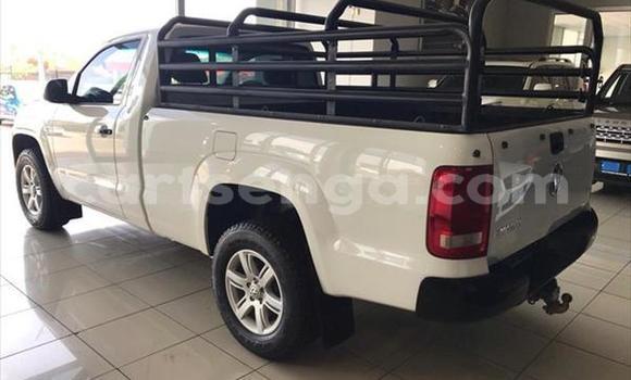 Buy Used Volkswagen Amarok White Car in Bhunya in Manzini Buy Used Volkswagen Amarok White Car in Bhunya in Manzini