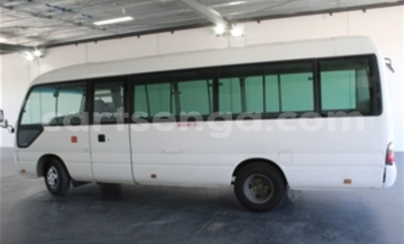 Buy Used Nissan Evalia Other Truck in Bhunya in Manzini Buy Used Nissan Evalia Other Truck in Bhunya in Manzini