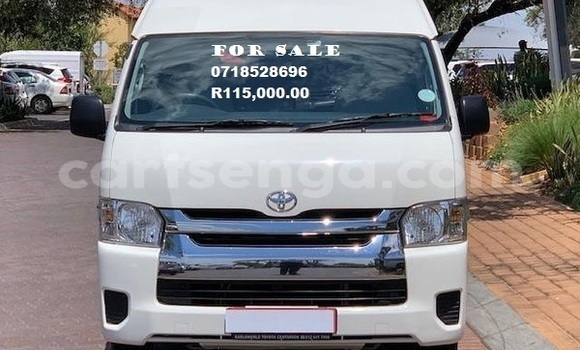 Nunua Ilio tumika Toyota HiAce White Lori ndani ya Import - Dubai nchini Hhohho Nunua Ilio tumika Toyota HiAce White Lori ndani ya Import - Dubai nchini Hhohho
