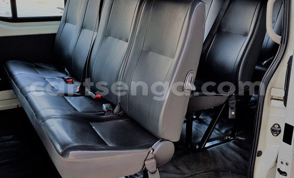 Nunua Ilio tumika Toyota Ade White Lori ndani ya Import - Dubai nchini Hhohho Nunua Ilio tumika Toyota Ade White Lori ndani ya Import - Dubai nchini Hhohho