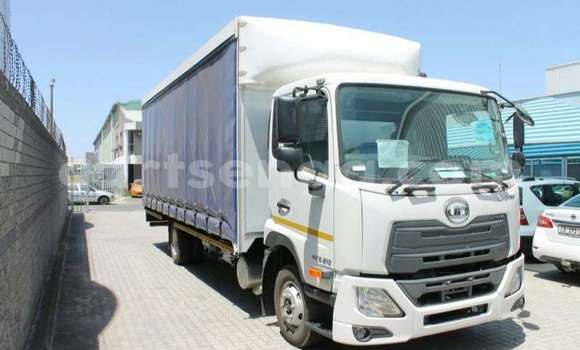 Nunua Ilio tumika Nissan UD White Lori ndani ya Manzini nchini Manzini Nunua Ilio tumika Nissan UD White Lori ndani ya Manzini nchini Manzini