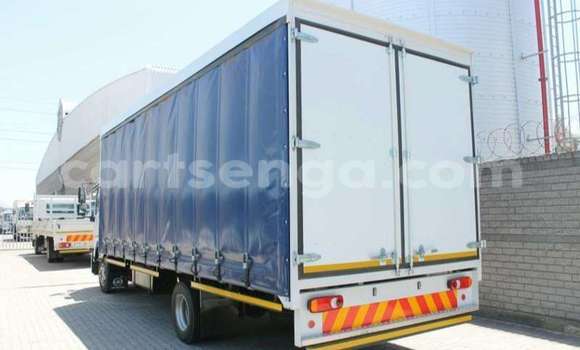 Nunua Ilio tumika Nissan UD White Lori ndani ya Manzini nchini Manzini Nunua Ilio tumika Nissan UD White Lori ndani ya Manzini nchini Manzini