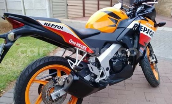 Nunua Ilio tumika Honda CBR Black Bike ndani ya Manzini nchini Manzini Nunua Ilio tumika Honda CBR Black Bike ndani ya Manzini nchini Manzini
