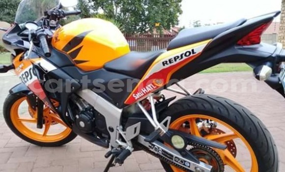 Nunua Ilio tumika Honda CBR Black Bike ndani ya Manzini nchini Manzini Nunua Ilio tumika Honda CBR Black Bike ndani ya Manzini nchini Manzini