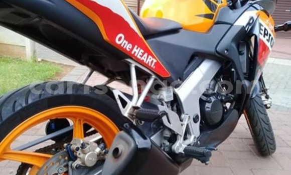 Nunua Ilio tumika Honda CBR Black Bike ndani ya Manzini nchini Manzini Nunua Ilio tumika Honda CBR Black Bike ndani ya Manzini nchini Manzini