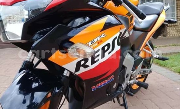 Nunua Ilio tumika Honda CBR Black Bike ndani ya Manzini nchini Manzini Nunua Ilio tumika Honda CBR Black Bike ndani ya Manzini nchini Manzini