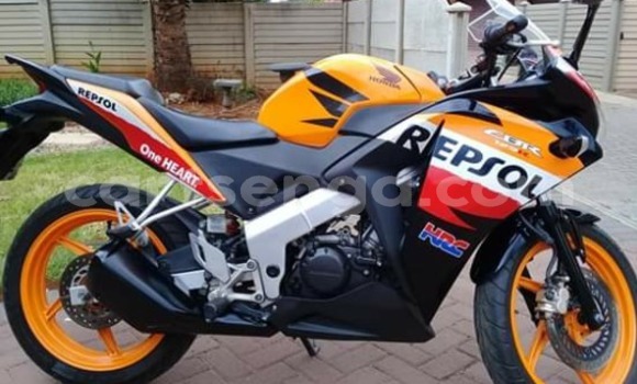 Nunua Ilio tumika Honda CBR Black Bike ndani ya Manzini nchini Manzini Nunua Ilio tumika Honda CBR Black Bike ndani ya Manzini nchini Manzini