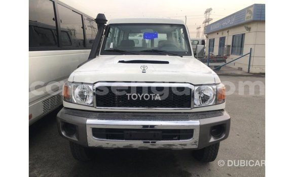 Buy Import Toyota Land Cruiser White Car in Import - Dubai in Hhohho Buy Import Toyota Land Cruiser White Car in Import - Dubai in Hhohho