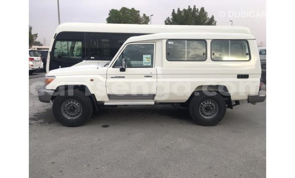 Buy Import Toyota Land Cruiser White Car in Import - Dubai in Hhohho Buy Import Toyota Land Cruiser White Car in Import - Dubai in Hhohho