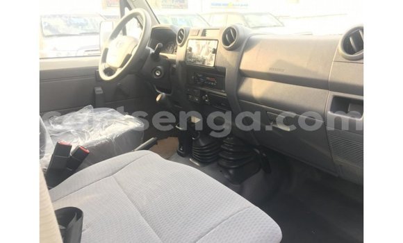 Buy Import Toyota Land Cruiser White Car in Import - Dubai in Hhohho Buy Import Toyota Land Cruiser White Car in Import - Dubai in Hhohho