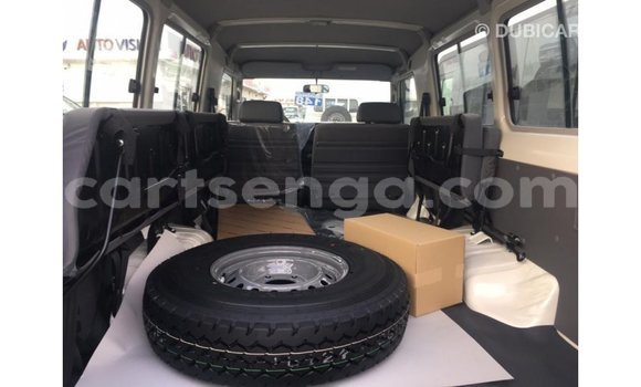 Buy Import Toyota Land Cruiser White Car in Import - Dubai in Hhohho Buy Import Toyota Land Cruiser White Car in Import - Dubai in Hhohho